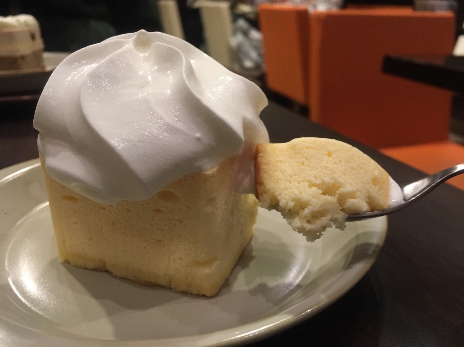 クリオロ カフェ 神戸三宮で食べる幻のチーズケーキ 冷やしても温めてもウマい こべログ