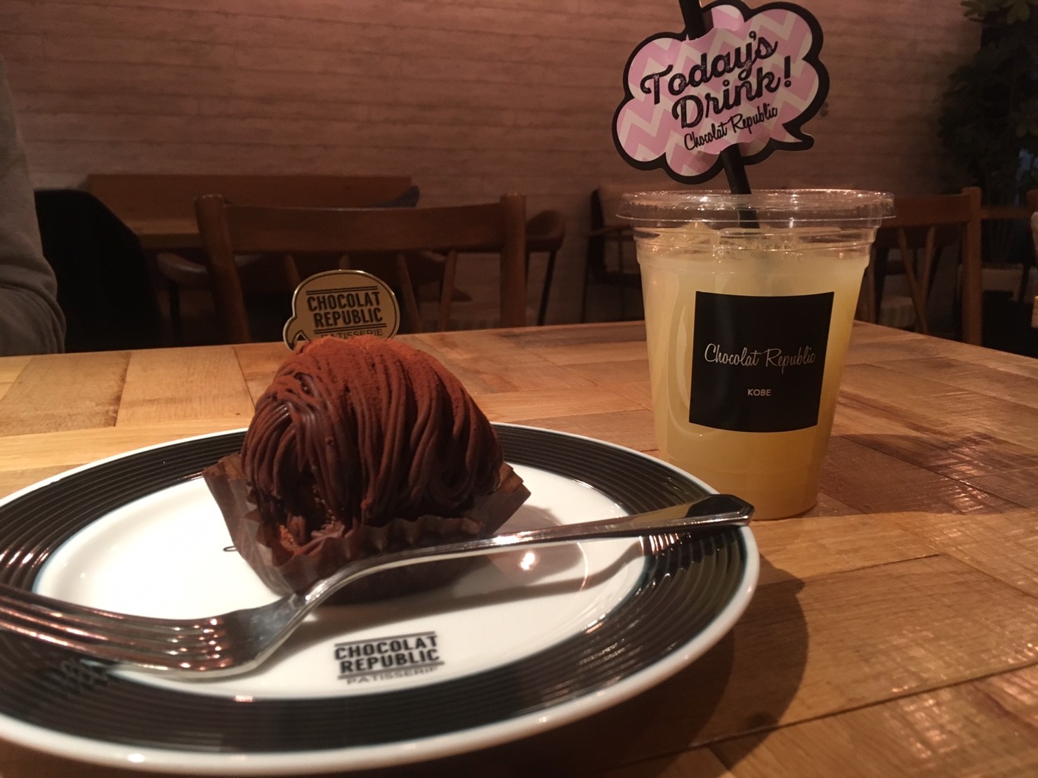 ショコラ リパブリック 北野坂のおしゃれカフェで ゆったりした時間と美味しいスイーツを こべログ